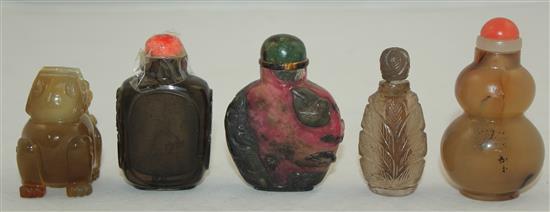 Five Chinese quartz snuff bottles, 19th / 20th century 6cm - 7cm